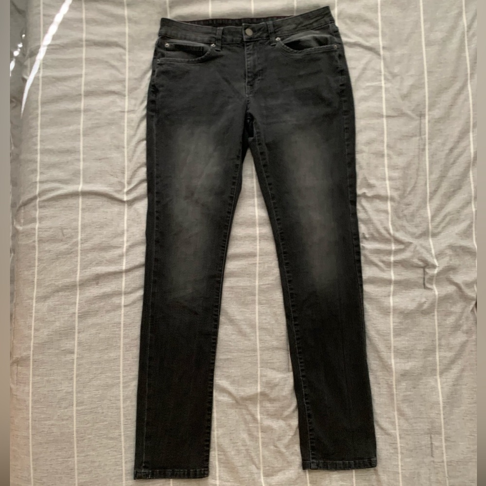 Tahari men’s Jeans.